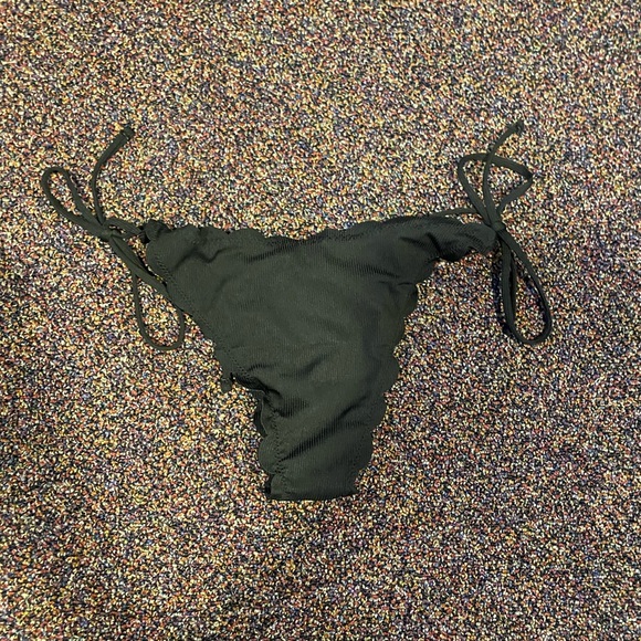 SHEIN Swim Bottoms - Picture 3 of 6